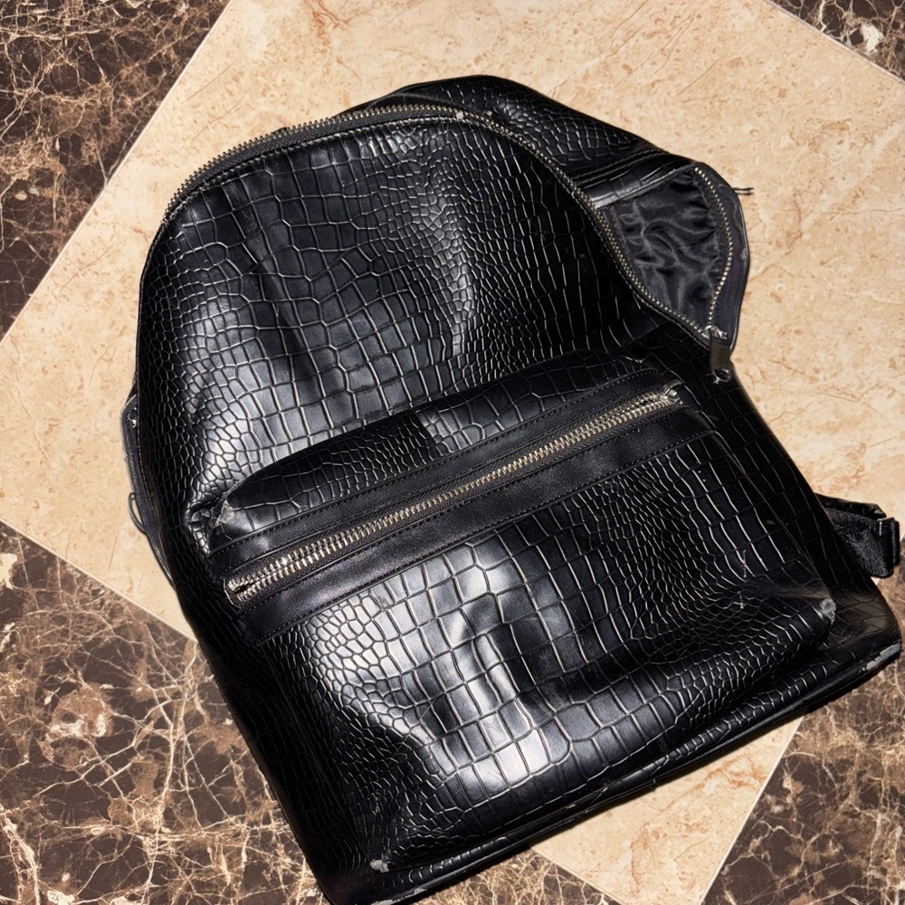 Black Crocodile-Embossed Men's Backpack